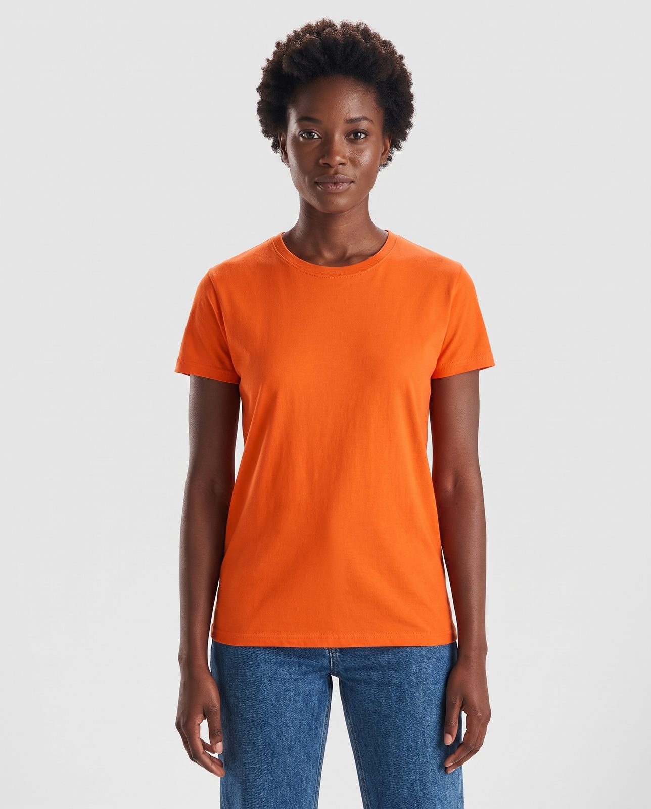 T-shirt Danube orange porté par une femme, vue de face